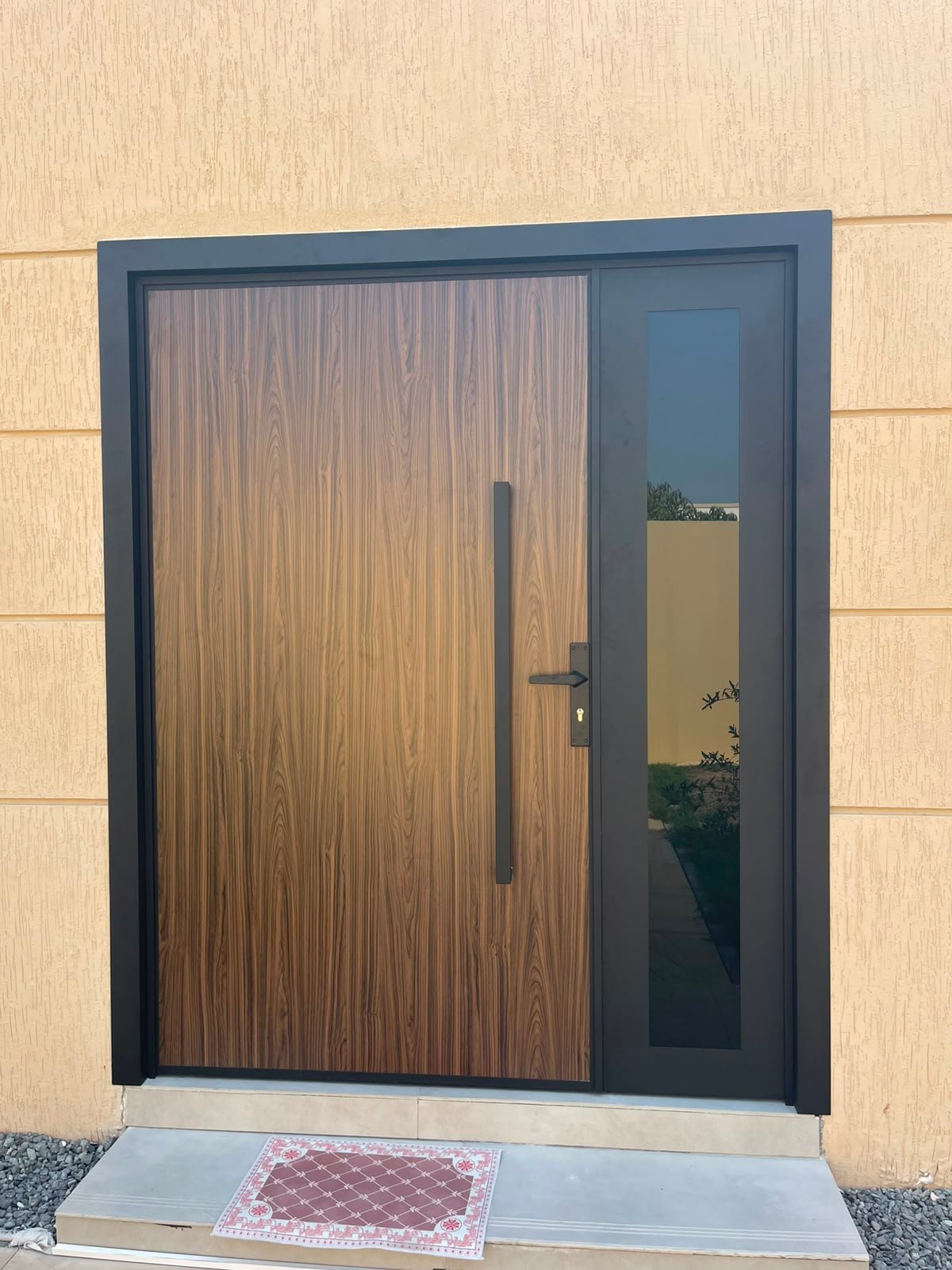 Aluminium door installation